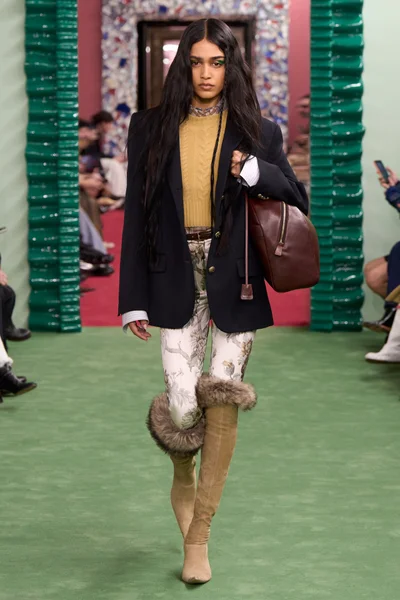 Look 7